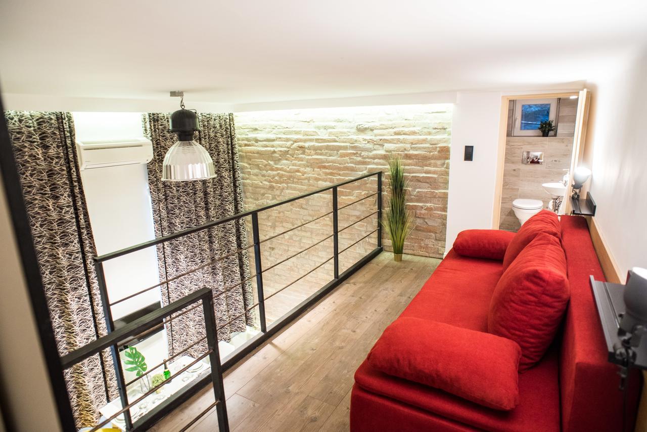 Very Stylish And Fresh Studio Home In The Center Budapest Bagian luar foto