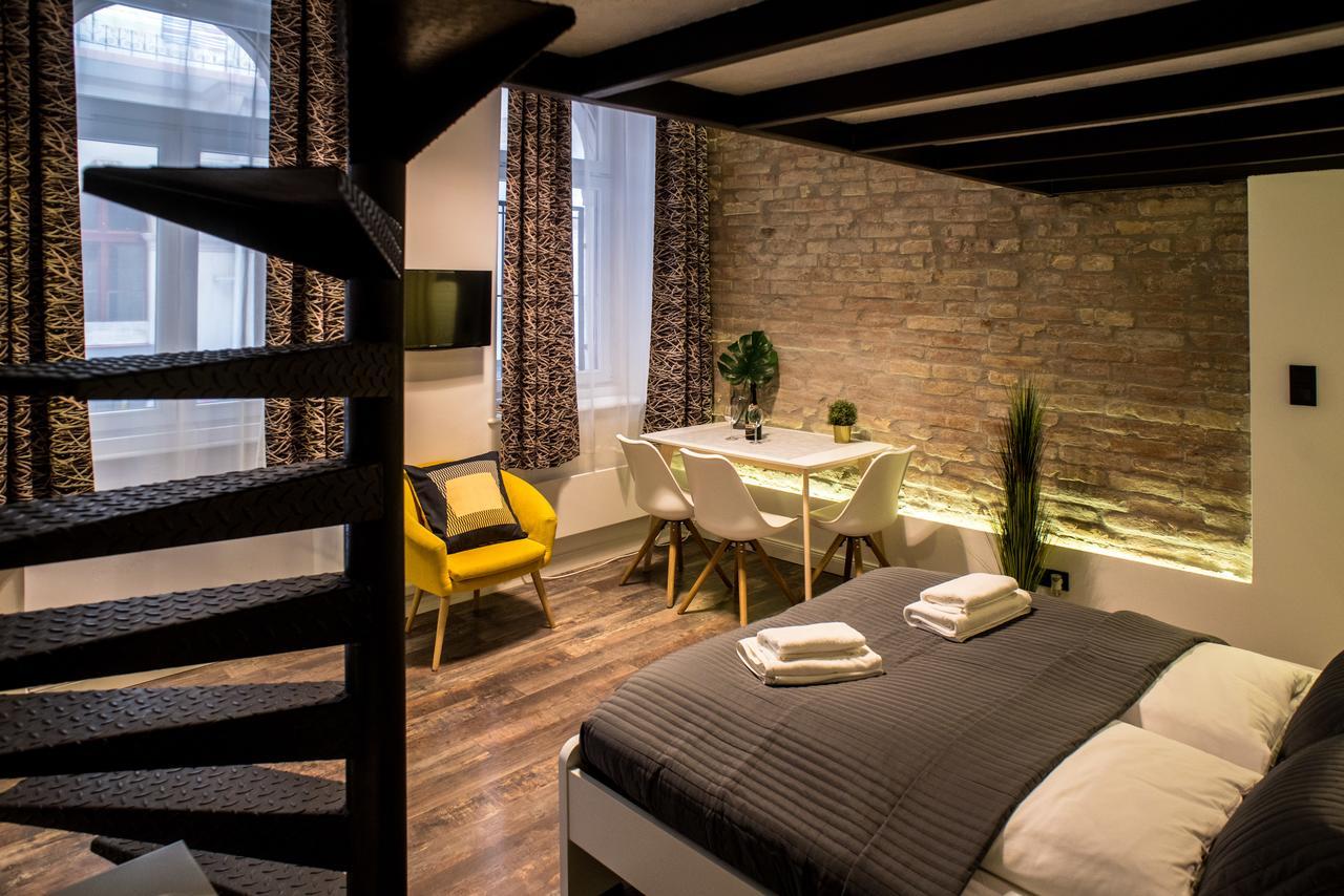 Very Stylish And Fresh Studio Home In The Center Budapest Bagian luar foto